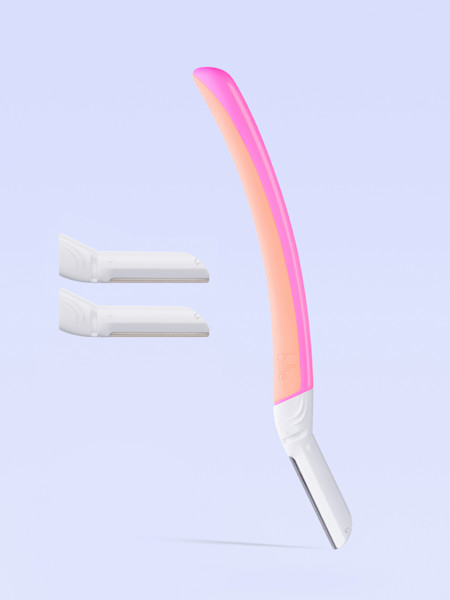dermaplane handle in malibu with three dermaplane refill blades
