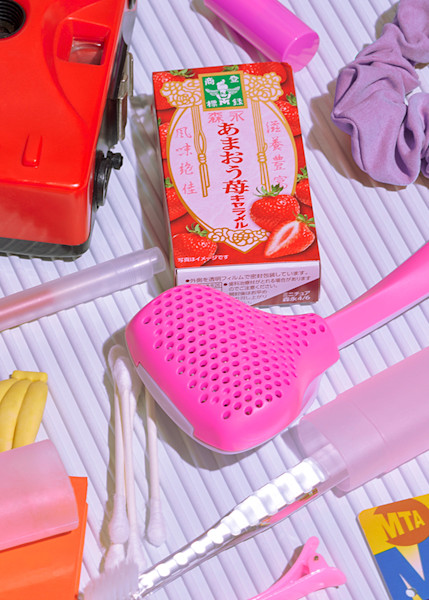 Pink razor in travel case 